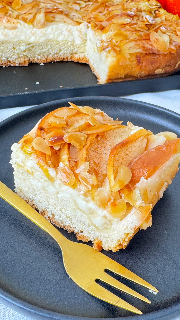 Apfel-Schmand-Kuchen vom Blech Rezept