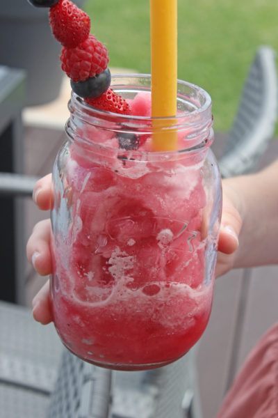 Beeren Slush-Eis selber machen mit und ohne Slush Maschine