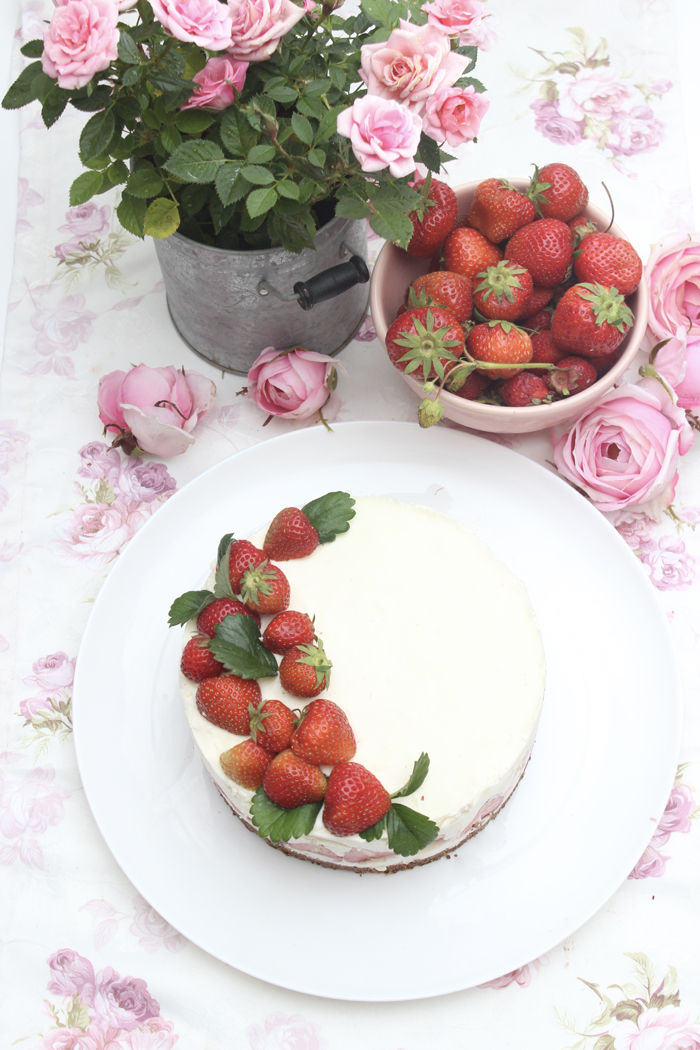 Erdbeer-Panna-Cotta-Torte | No Bake Cake