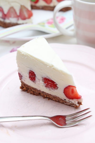 Mega leckere Erdbeer-Panna-Cotta-Torte | No Bake Cake