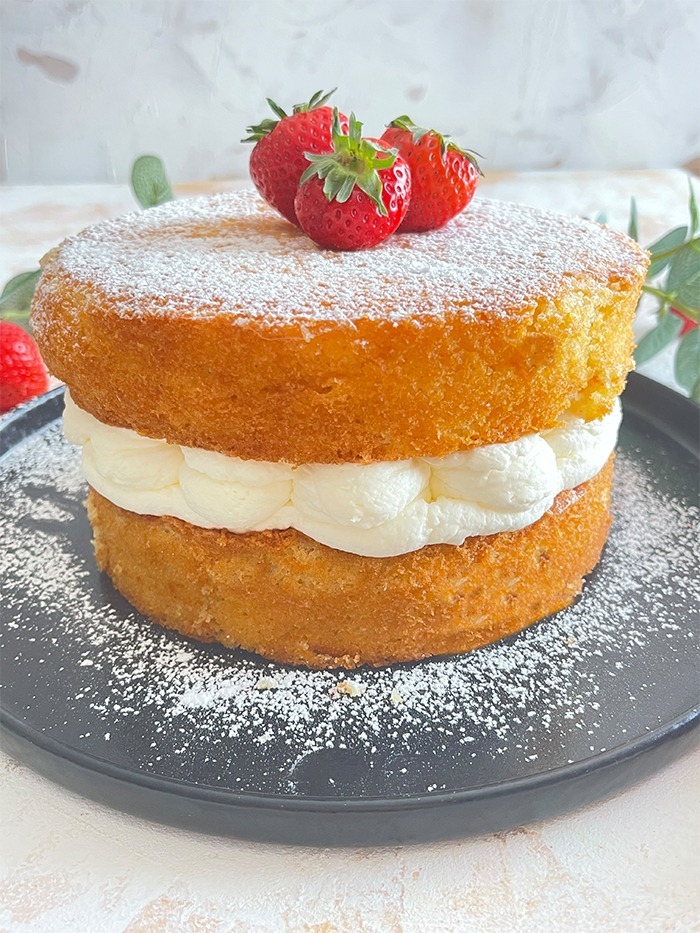 Img erdbeer victoria sponge cake rezept 04