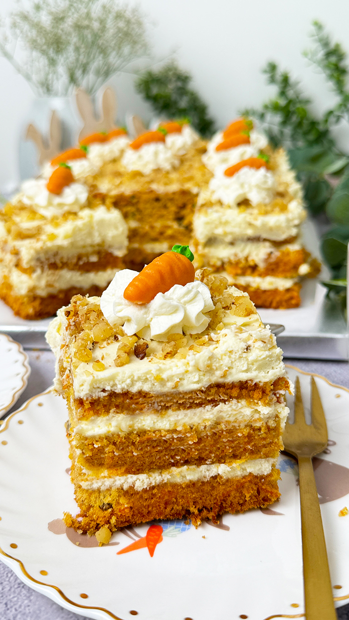 Karottenkuchen mit Mascarpone und Marzipan Deko zu Ostern