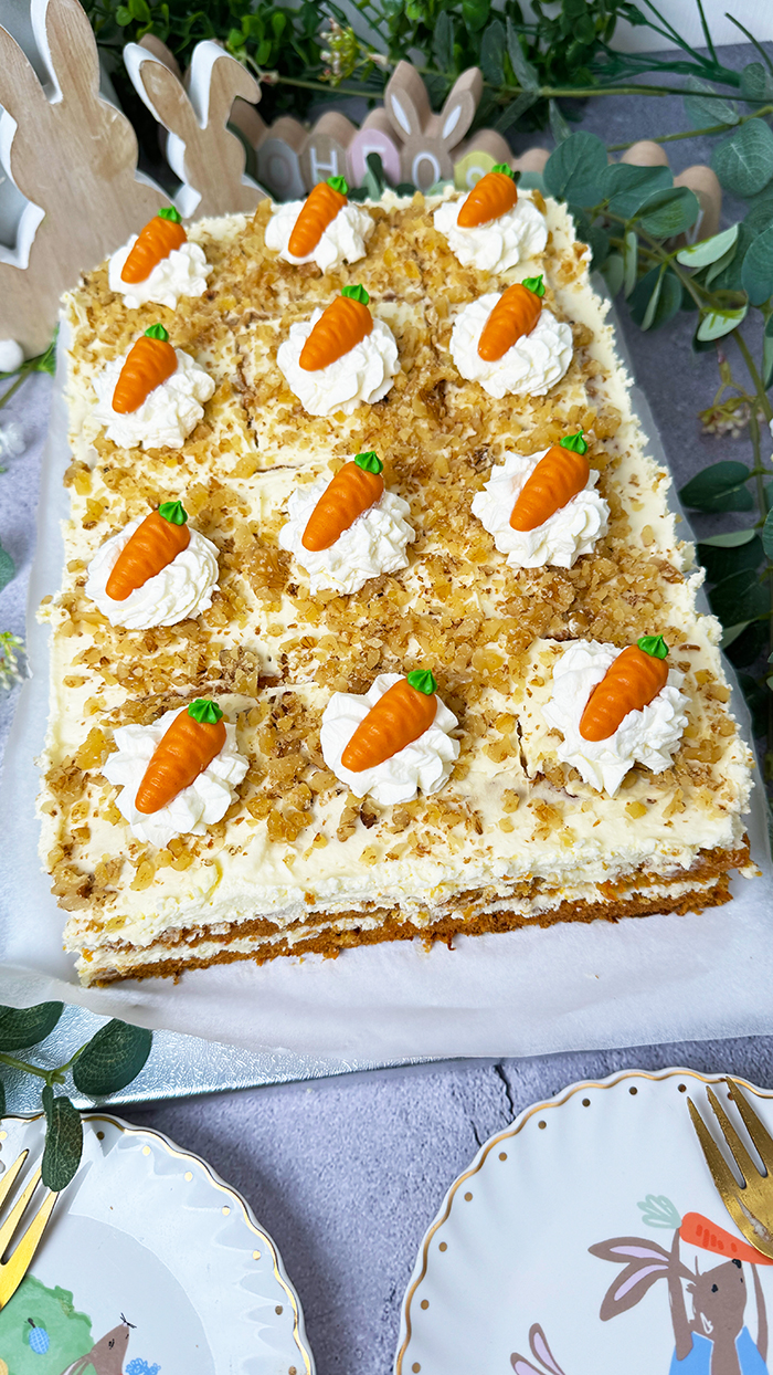 Karottenkuchen mit Mascarpone und Marzipan Deko zu Ostern