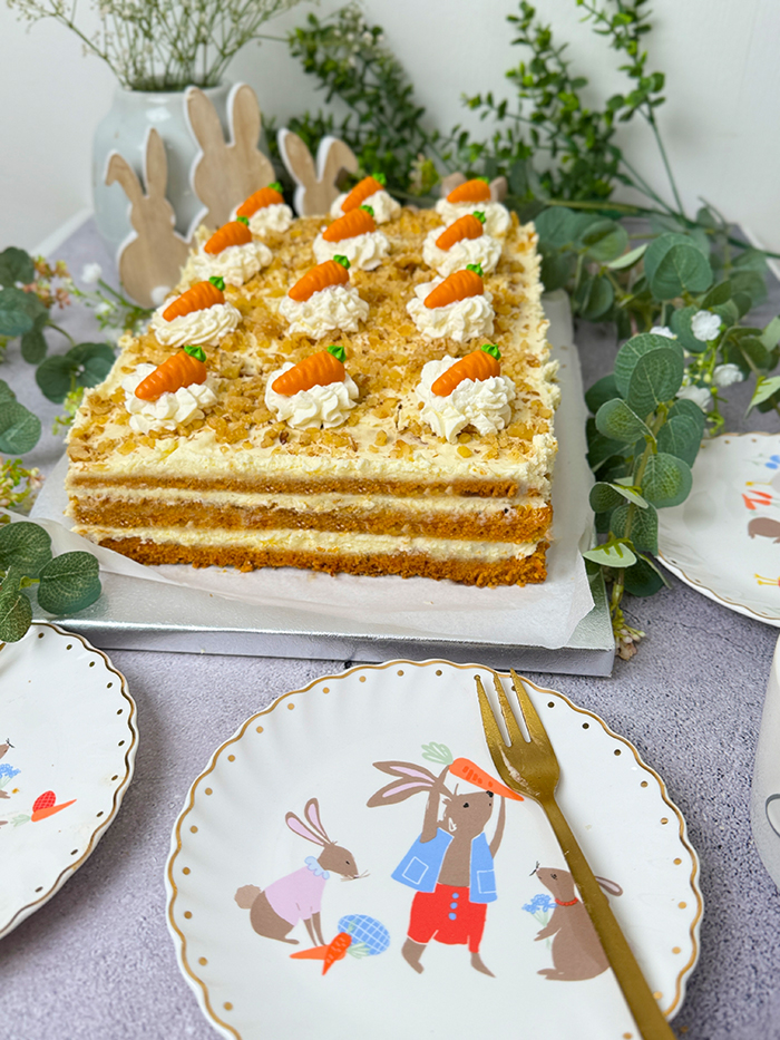 Karottenkuchen mit Mascarpone und Marzipan Deko zu Ostern