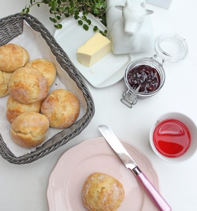 Schnelles Quarkbrötchen-Rezept: Unglaublich fluffig und in nur 25 Minuten fertig!