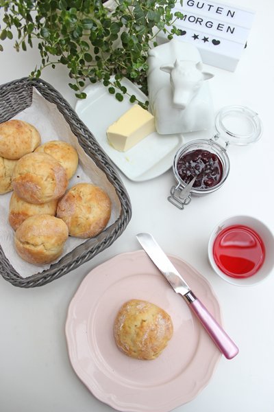 Schnelles Quarkbrötchen-Rezept: Unglaublich fluffig und in nur 25 Minuten fertig!